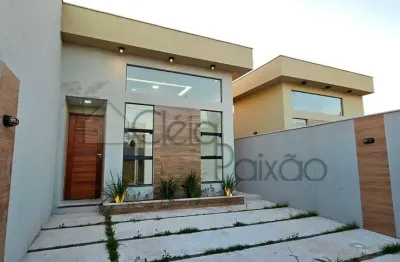 Excelente casa com 3 quartos,  piscina e área gourmet,  à venda em itaipuaçú.