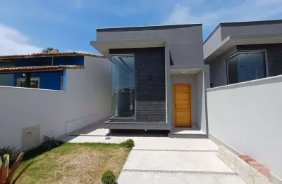 Ótima casa com 3 quartos à venda, duas quadras da praia de itaipuaçú!