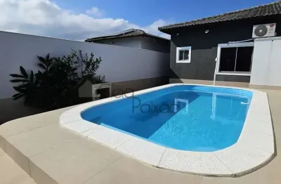 Ótima casa com 3 quartos, piscina e área gourmet à venda em itaipuaçú-maricá rj