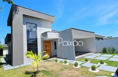 Ótima casa com 3 quartos e área gourmet à venda em itaipuaçú, maricá rj.