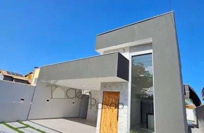 Belíssima casa com 3 quartos,  piscina e área gourmet,  à venda em itaipuaçú rj.