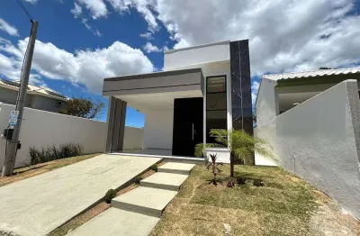 Belíssima casa com 3 quartos à venda em condomínio fechado, maricá rj.