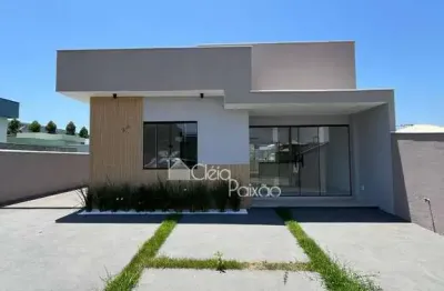 Ótima casa com 3 quartos à venda em condomínio fechado, maricá rj.