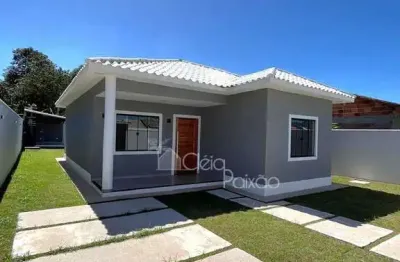 Ótima casa com 3 quartos à venda em condomínio fechado, inõa-maricá rj.