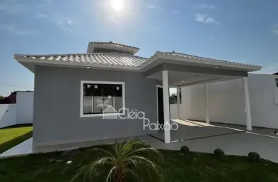 Ótima casa com 3 quartos sendo 1 suíte à venda no marine-maricá rj.