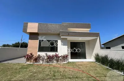 Ótima casa com 3 quartos à venda em condomínio fechado, maricá rj.