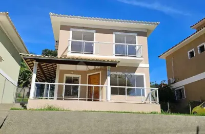 Excelente casa dúplex com 4 quartos,  à venda em condomínio fechado, maricá rj.