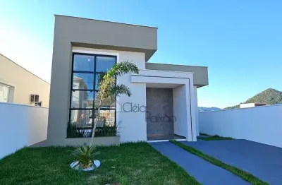 Ótima casa com 3 quartos à venda em condomínio fechado,  maricá rj.