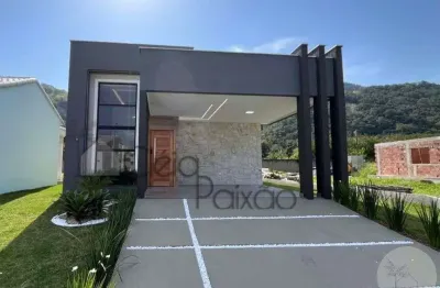 Linda casa com 3 quartos à venda em condomínio fechado, maricá rj.