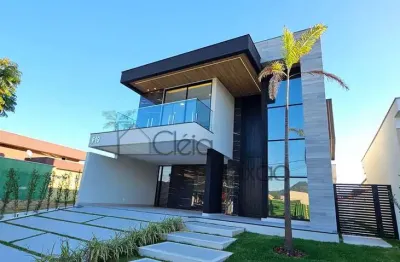 Casa dúplex de alto padrão à venda em condomínio fechado, maricá rj.