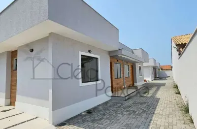 Ótimas casas geminadas com dois quartos à venda em itaipuaçú,  maricá rj.