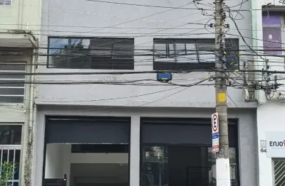 Prédio comercial pronto em frente ao terminal de ônibus - 933m²