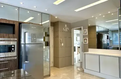 À venda no centro de bento gonçalves, apartamento com 3 dormitórios, sendo um suíte com sacada