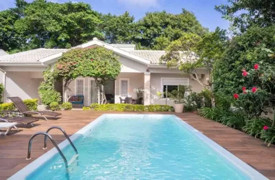 Casa com 3 quartos à venda na rua maria pires linhares, 247, campeche, florianópolis por r$ 1.850.000