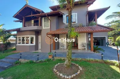 Casa com 4 quartos para alugar na rua vereador osni ortiga, 1919, lagoa da conceição, florianópolis por r$ 15.000