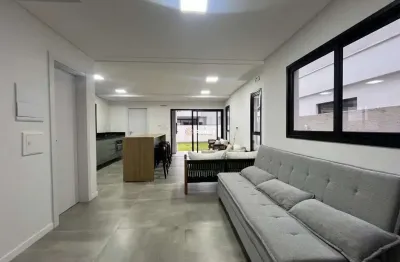 Casa em condomínio fechado com 3 quartos para alugar na rodovia doutor antônio luiz moura gonzaga, 3340, rio tavares, florianópolis por r$ 14.500