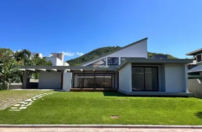 Casa em condomínio fechado com 3 quartos à venda na rua reverendo gelson dos santos castro, 632, rio tavares, florianópolis por r$ 4.200.000