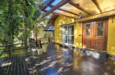 Casa com 4 quartos à venda na servidão engenho do porto, 197, lagoa da conceição, florianópolis por r$ 1.860.000