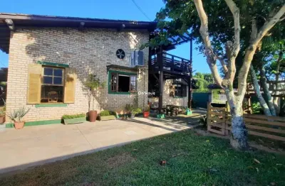 Casa com 3 quartos à venda na servidão revoar das perdizes, 513, campeche, florianópolis por r$ 2.458.000