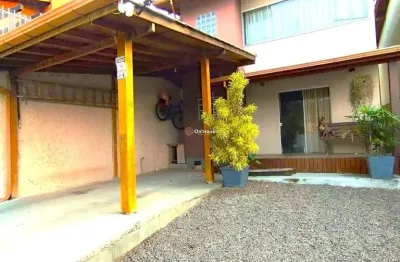 Casa com 2 quartos à venda na servidão leôncio amaro duarte, 420, pântano do sul, florianópolis por r$ 900.000