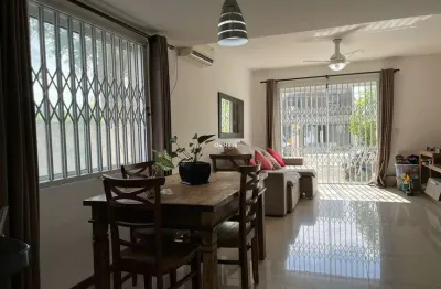 Casa com 2 quartos à venda na rua vista do sol, 103, campeche, florianópolis por r$ 1.100.000