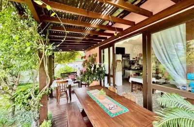 Prédio com 2 salas à venda na servidão da magia, 16, porto da lagoa, florianópolis por r$ 4.500.000