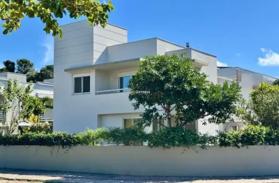 Casa com 3 quartos à venda na avenida cidade de córdoba, 173, barra da lagoa, florianópolis por r$ 2.000.000
