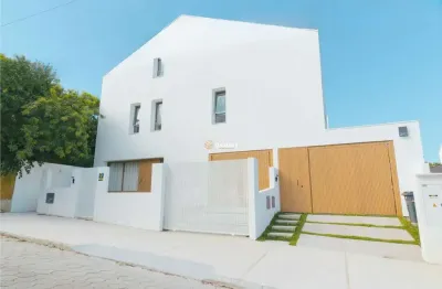Casa em condomínio fechado com 3 quartos à venda na rua zeferino joão bregue, 240, campeche, florianópolis por r$ 2.316.000