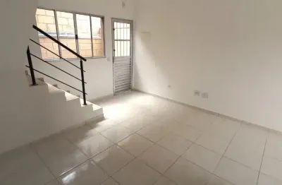 Lindo sobrados novos em condomínio fechado com 2 dormitórios