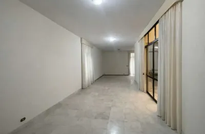 Casa com 4 quartos para alugar no Centro, Piracicaba 