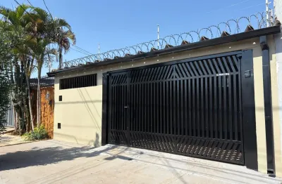 Casa térrea recém reformada no bairro interlagos pronta para morar!