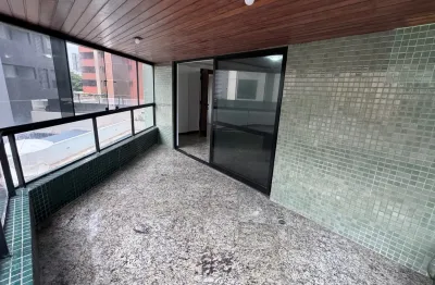 Apartamento com 173m², sendo 1 por andar, em prédio de 18 pavimentos, oferecendo total privacidade e uma vista incrível!