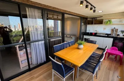Apartamento de alto padrão, localizado no bairro miramar, em uma das regiões mais valorizadas da cidade, ao lado da av. epitácio pessoa e a poucas quadras da praia.