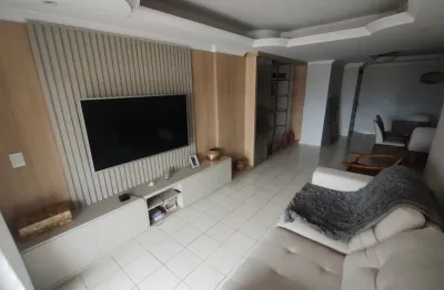 Apartamento com 4 quartos para alugar na Avenida Sapé, Manaíra, João Pessoa