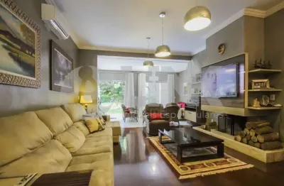 Casa de 4 dormitórios sendo 3 suítes à venda com 5 vagas de garagem em porto alegre, no bairro agronomia, próximo à av. bento gonçalves