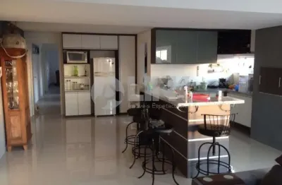 Apartamento de 3 dormitórios sendo 1 suíte com 2 vagas de garagem à venda no bairro menino deus em porto alegre próximo ao estádio beira-rio