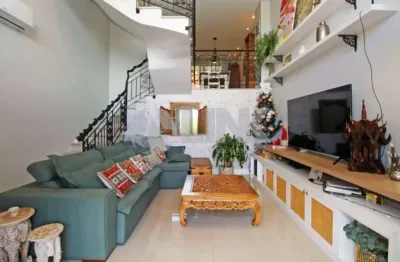 Casa 3 dormitórios com 2 vagas de garagem à venda no bairro jardim itú em porto alegre próxima da avenida protásio alves