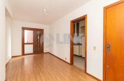 Apartamento 2 dormitórios com 1 vaga de garagem à venda no bairro menino deus em porto alegre próximo do nacional