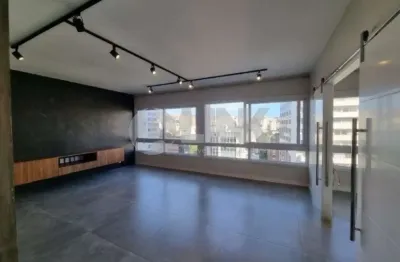 Apartamento 3 dormitórios com 1 vaga de garagem à venda no bairro moinhos de vento em porto alegre próximo do parcão