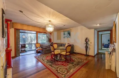 Apartamento de 3 dormitórios sendo 1 suíte com 2 vagas de garagem à venda no bairro Petrópolis em Porto Alegre próximo ao Zaffari Protásio Alves