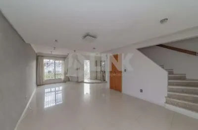 Casa com 3 quartos sendo 1 suíte e 4 vagas de garagem à venda no bairro chácara das pedras em porto alegre