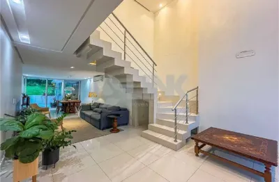 Casa 4 quartos 2 suítes e 4 vagas de garagem à venda no bairro chácara das pedras em porto alegre