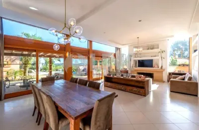 Casa alto padrão com 4 dormitórios 4 suítes e 5 vagas de garagem à venda no bairro ipanema em porto alegre  próxima do cassol centerlar zona sul