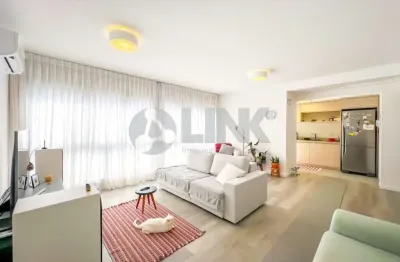 Apartamento de 2 quartos 2 suítes com 2 vagas à venda no bairro Menino Deus em Porto Alegre