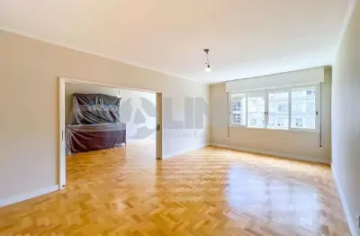 Apartamento de 4 quartos com 1 vaga à venda no bairro Moinhos de Vento em Porto Alegre