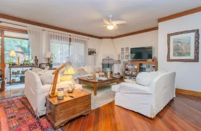 Apartamento de 3 quartos com 2 vagas de garagem à venda no bairro mont serrat em porto alegre