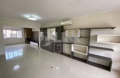 Casa de 4 quartos 2 suítes e 4 vagas à venda no bairro chácara das pedras em porto alegre