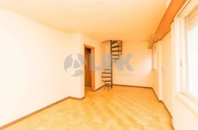 Cobertura 3 dormitórios com 2 vagas de garagem à venda no bairro santana em porto alegre