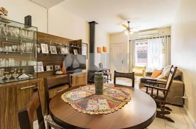 Casa em condomínio com 3 quartos e 2 vagas à venda no bairro teresópolis em porto alegre