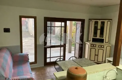 Casa de 3 quartos com 5 vagas à venda no bairro jardim itu sabará em porto alegre